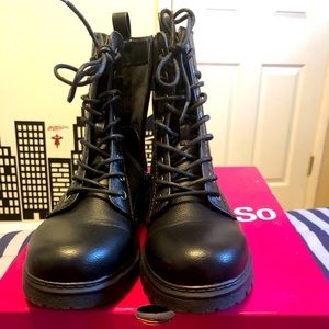 Women Black SO Combat Boots Sz 8.5